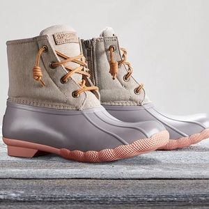 Like new Sperry Duck Boots natural/pink size 8